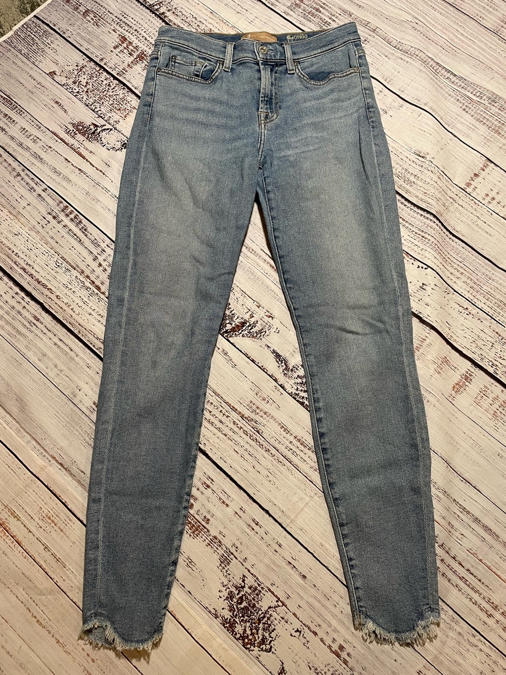 7 For All Mankind Luxe Vintage "The Ankle Skinny" Jeans. Size 27.